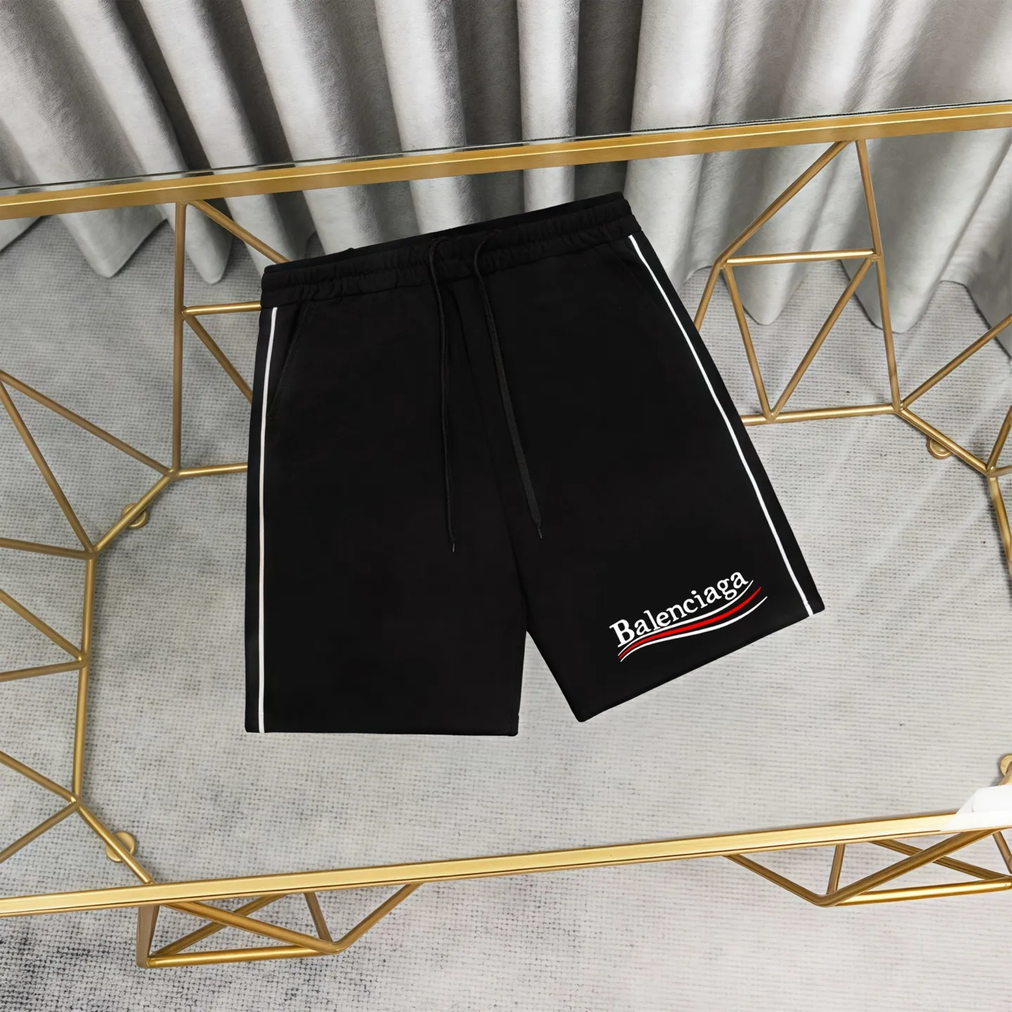 ￼ Balenciaga 1:1 380 1×1 Same Style logo OS 200 ：Black，White Size：XS-L